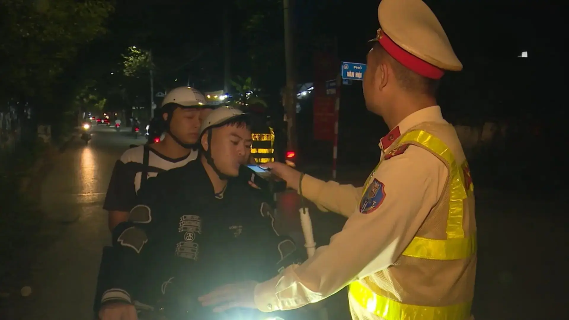 Xử lý vi phạm nồng độ cồn xuyên Tết Dương lịch